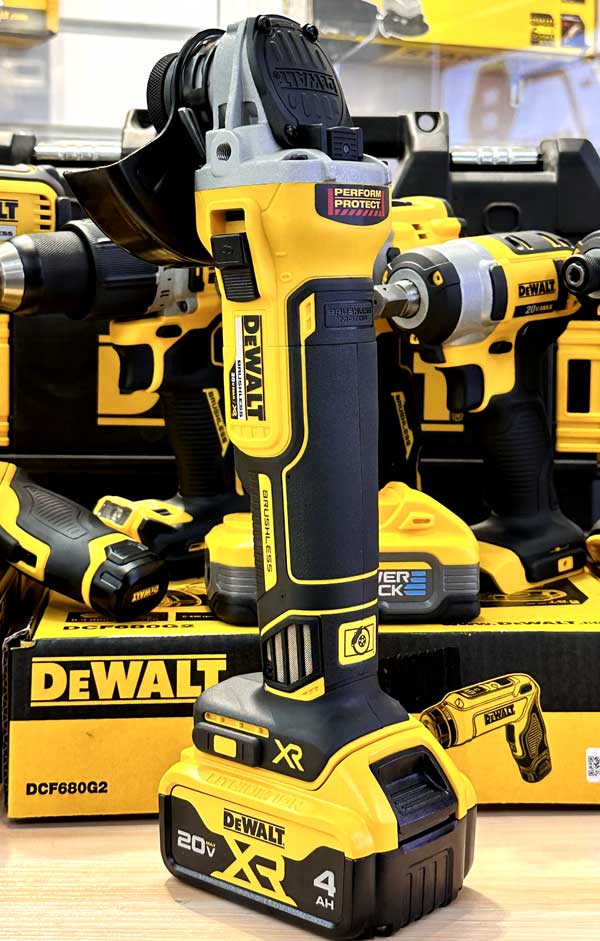 DEWALT.jpg